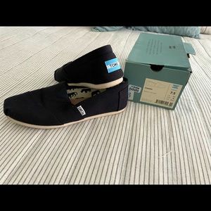 Toms Classic Black Canvas Slip-On Shoes